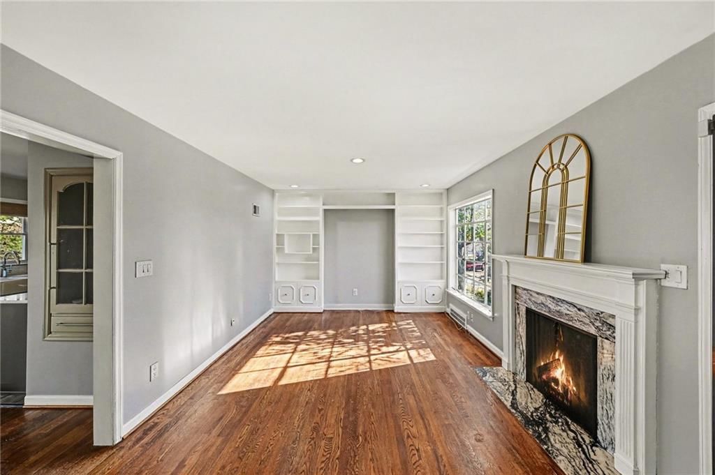 210 E Winthrope Road — photo 7