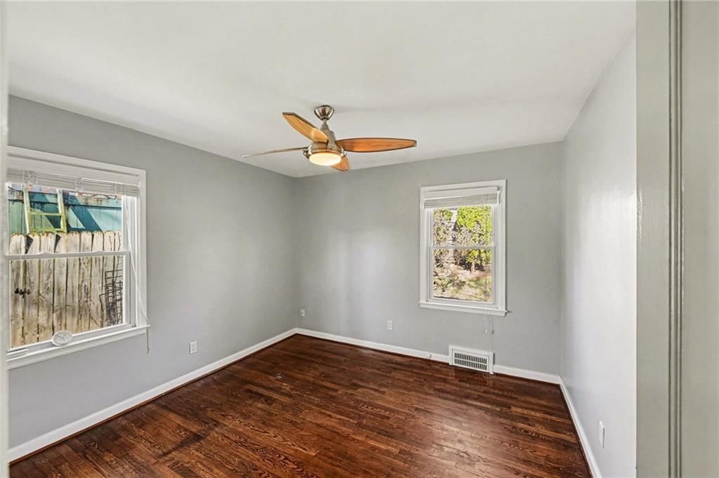 210 E Winthrope Road — photo 19