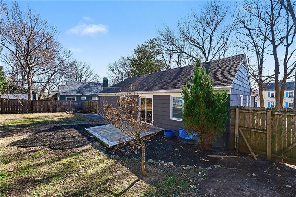 210 E Winthrope Road — photo 24