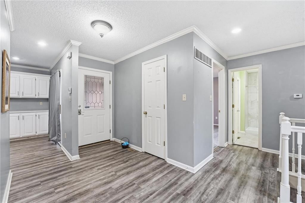 212 E Hansen Court — photo 2