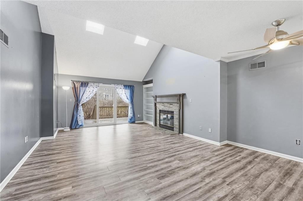 212 E Hansen Court — photo 3