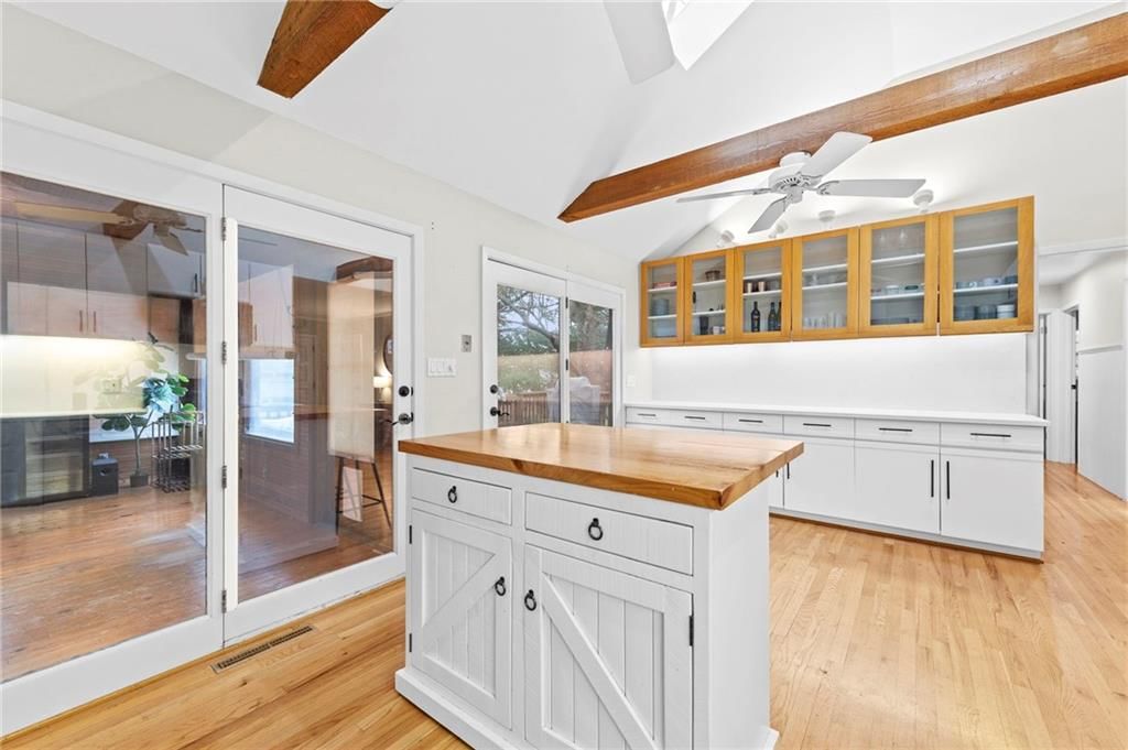 9005 Grandview Drive — photo 4