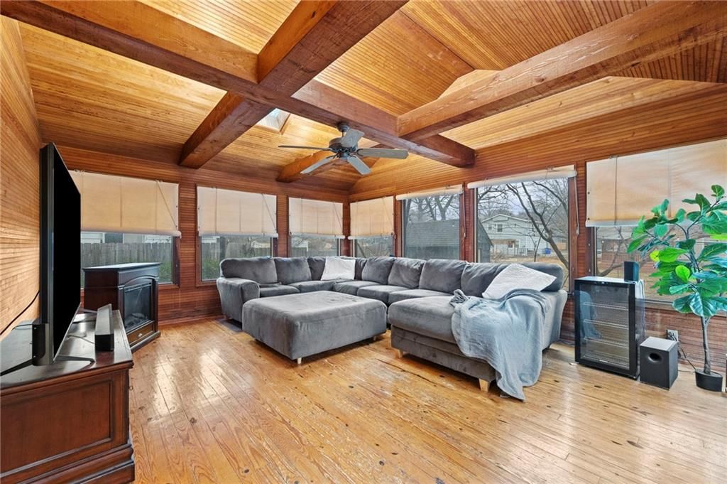 9005 Grandview Drive — photo 23