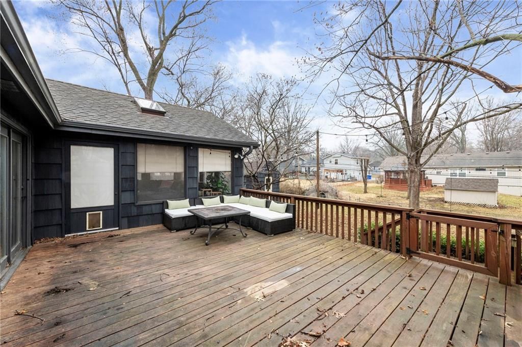 9005 Grandview Drive — photo 32