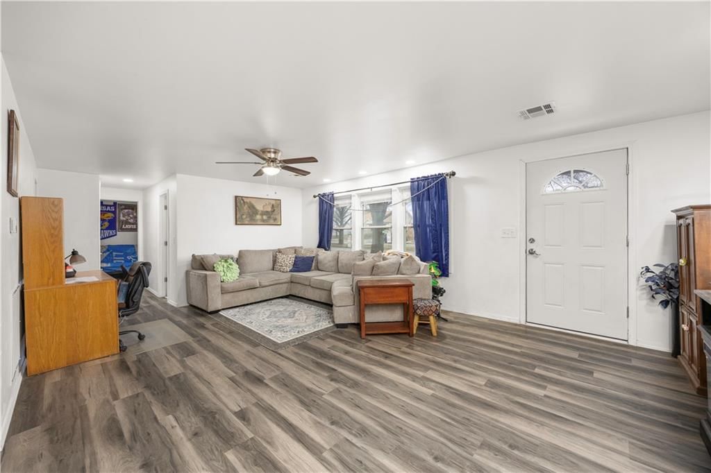 111 Northpark Boulevard — photo 4