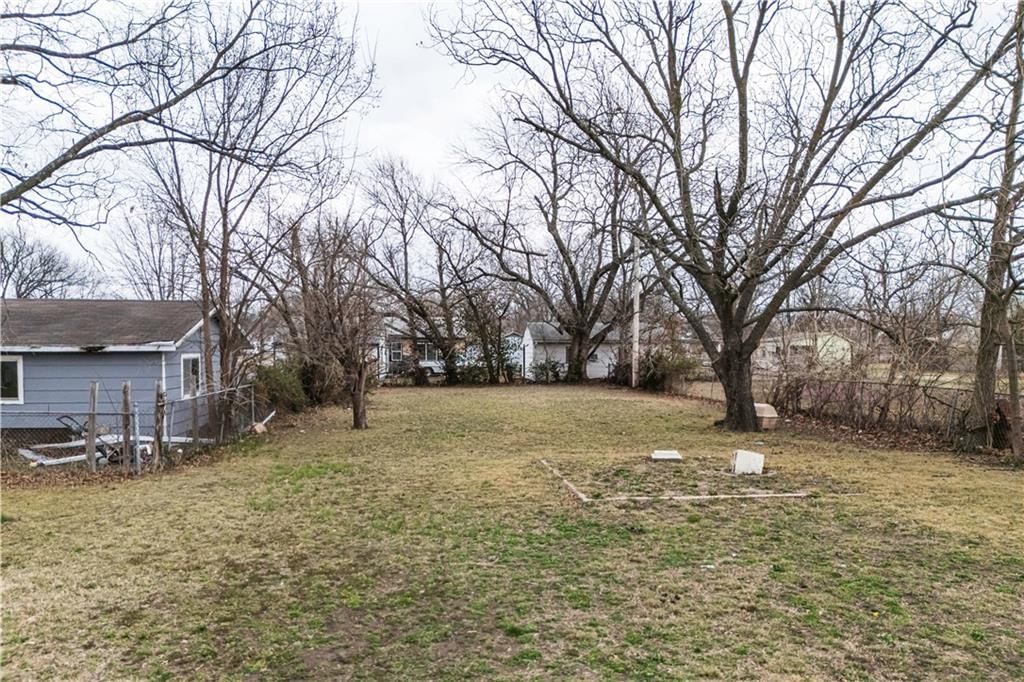 111 Northpark Boulevard — photo 21