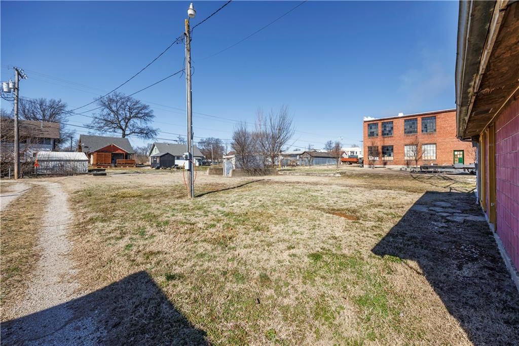 117 S Grant Avenue — photo 16