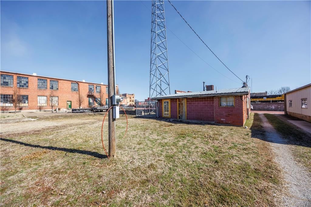 117 S Grant Avenue — photo 17