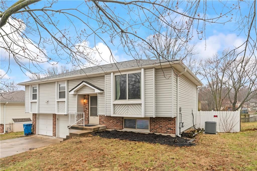 1422 N Blue Mills Road — photo 2