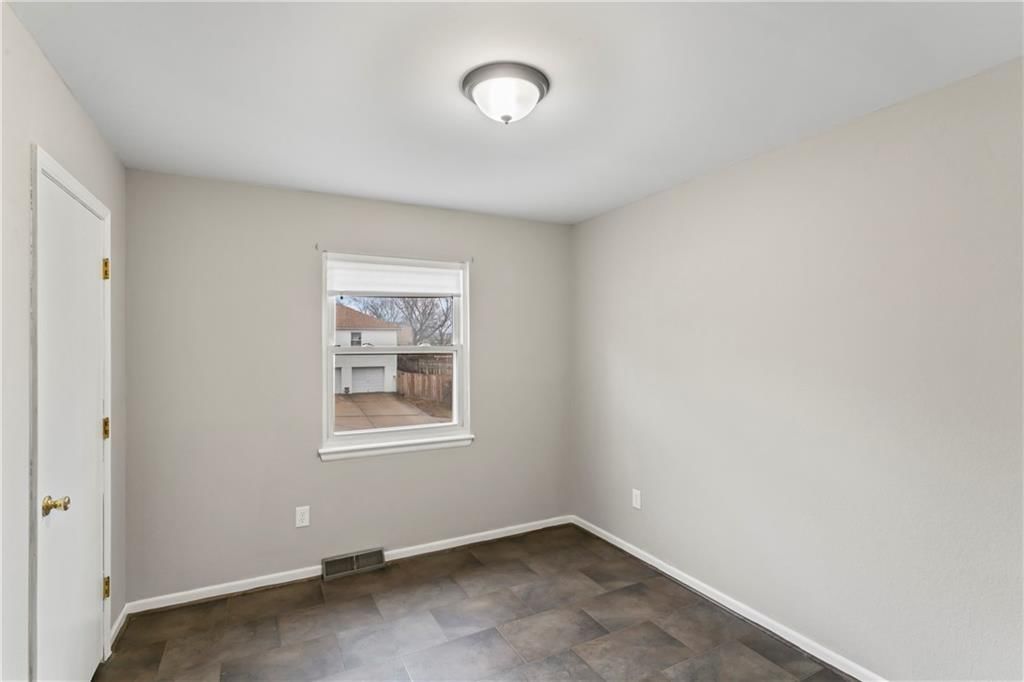 1422 N Blue Mills Road — photo 24