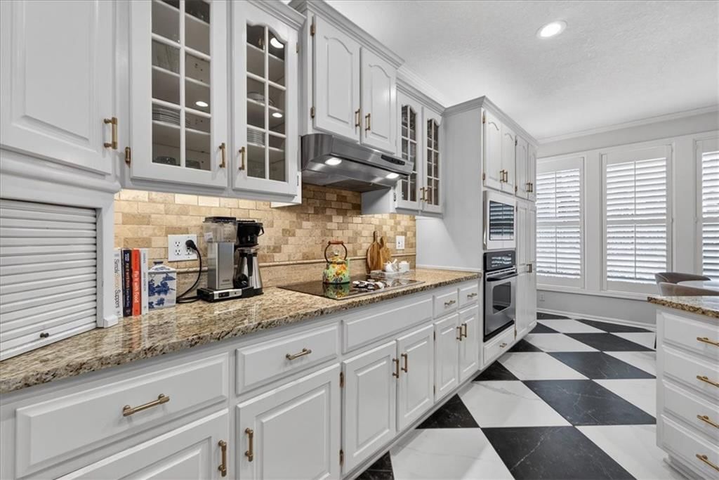 14900 Hayes Street — photo 11