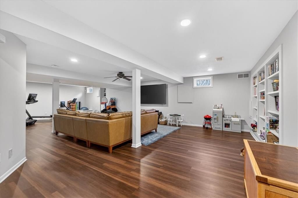 14900 Hayes Street — photo 31