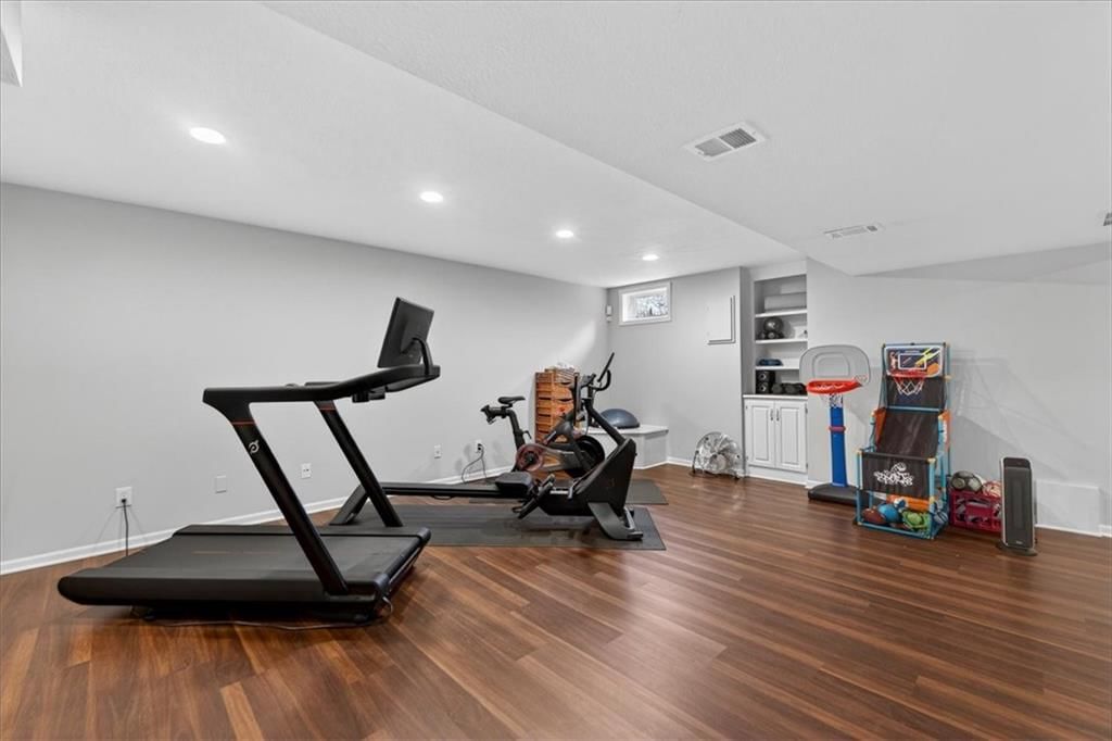 14900 Hayes Street — photo 34