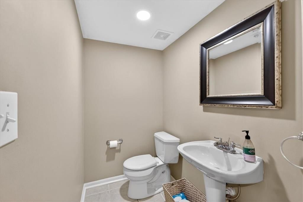 14900 Hayes Street — photo 35