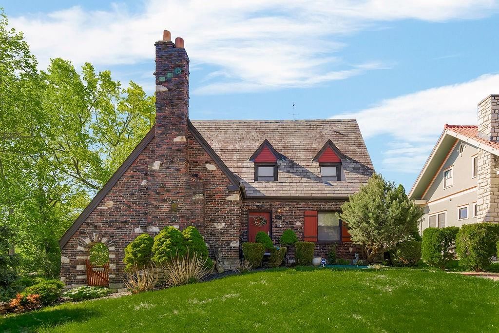 3921 Sunrise Drive, Kansas City, MO