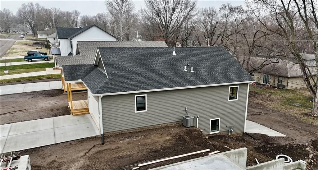 1232 Walnut Street — photo 49