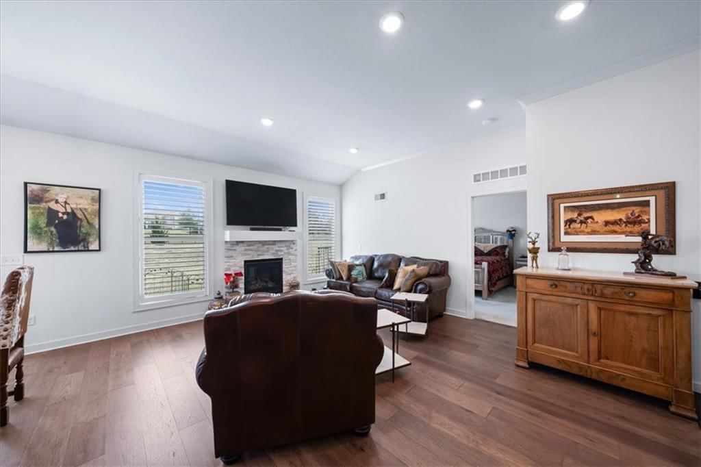 10715 N Fisk Avenue — photo 4