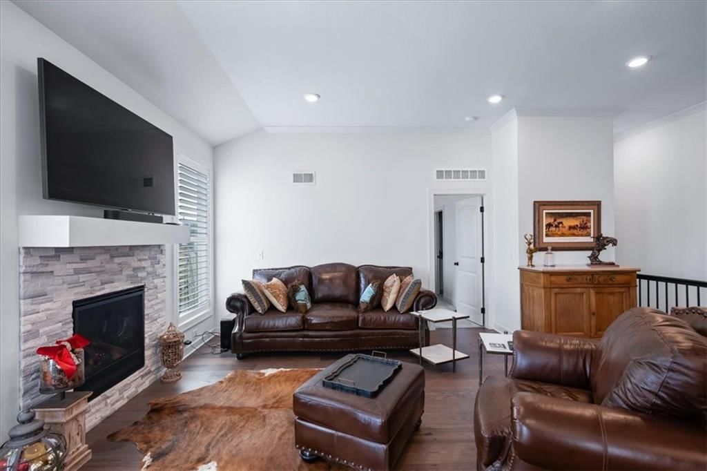 10715 N Fisk Avenue — photo 5