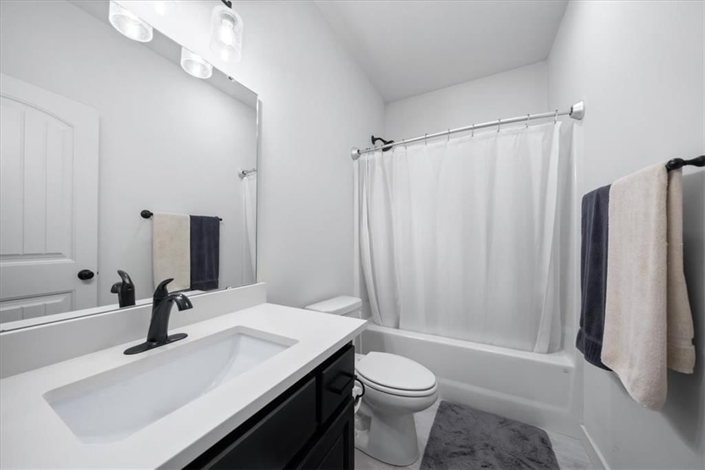 10715 N Fisk Avenue — photo 19
