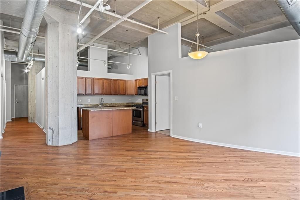 2107 Grand Boulevard — photo 4