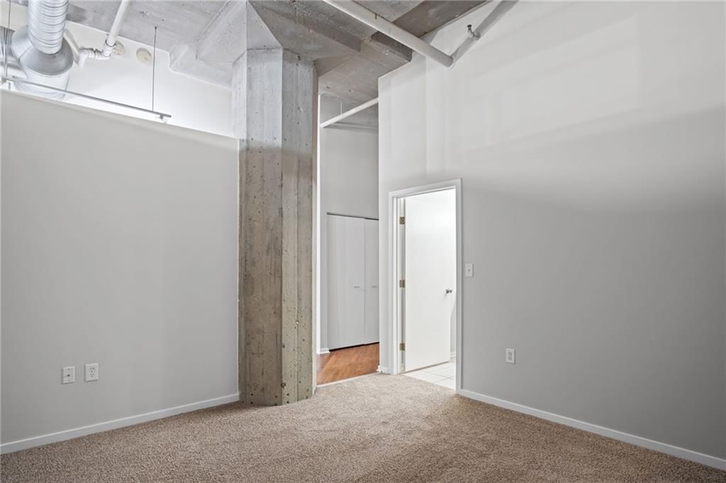 2107 Grand Boulevard — photo 10