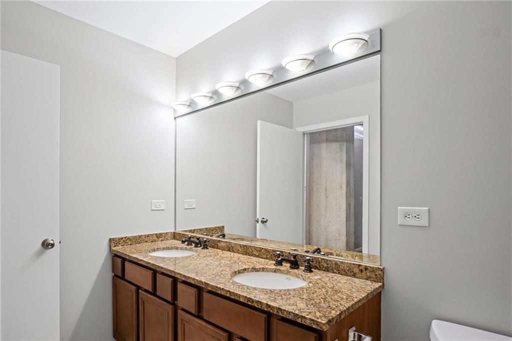 2107 Grand Boulevard — photo 12