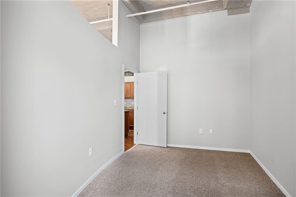 2107 Grand Boulevard — photo 14