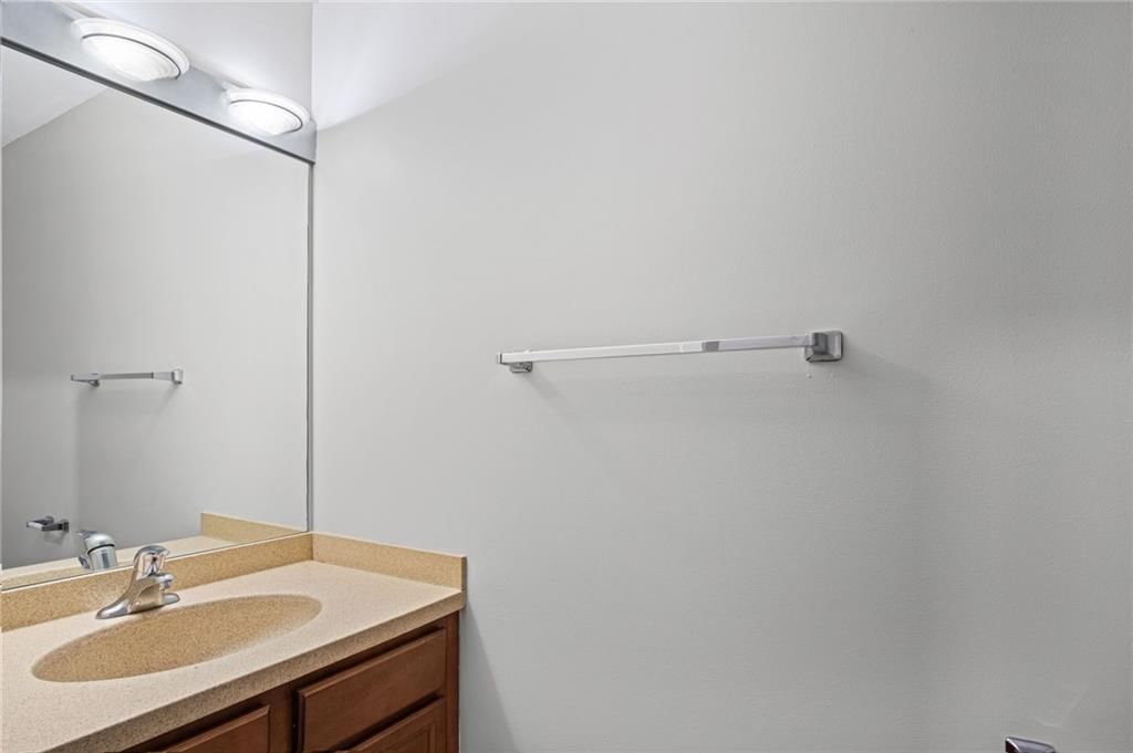 2107 Grand Boulevard — photo 15