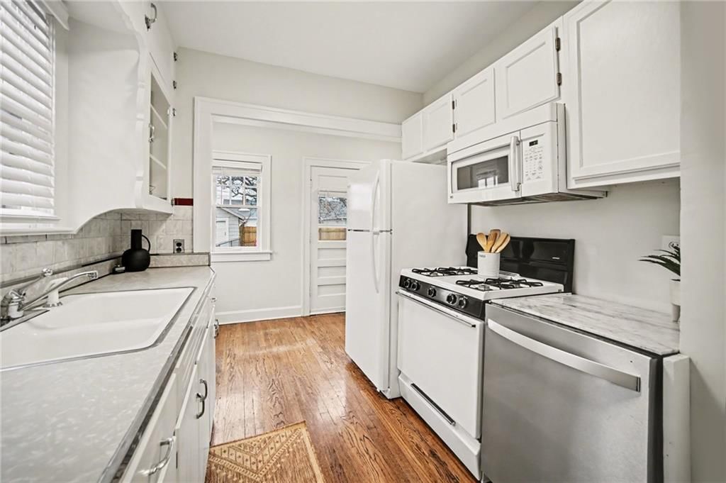 1025 E 76th Street — photo 10