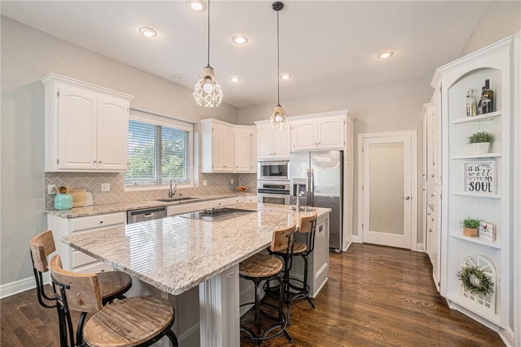 2844 W 143RD Terrace — photo 6