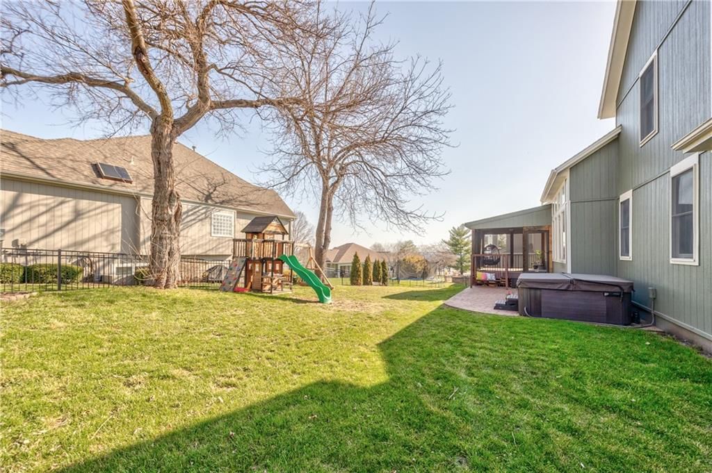 2844 W 143RD Terrace — photo 31