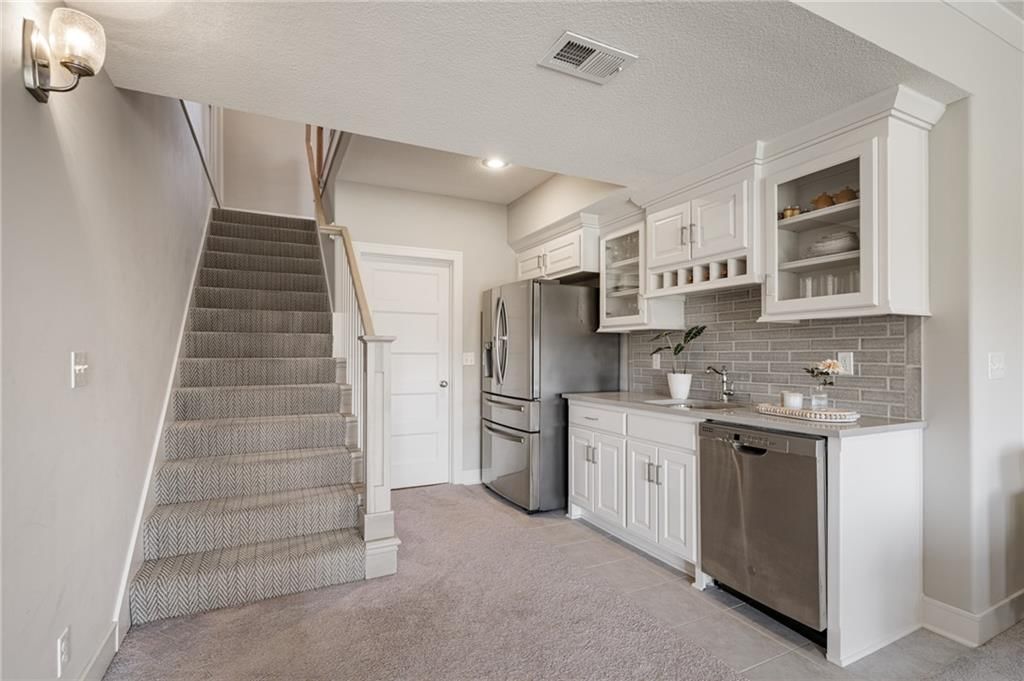 16625 Hardy Street — photo 35
