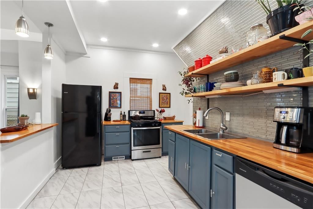 2116 Elma Street — photo 10