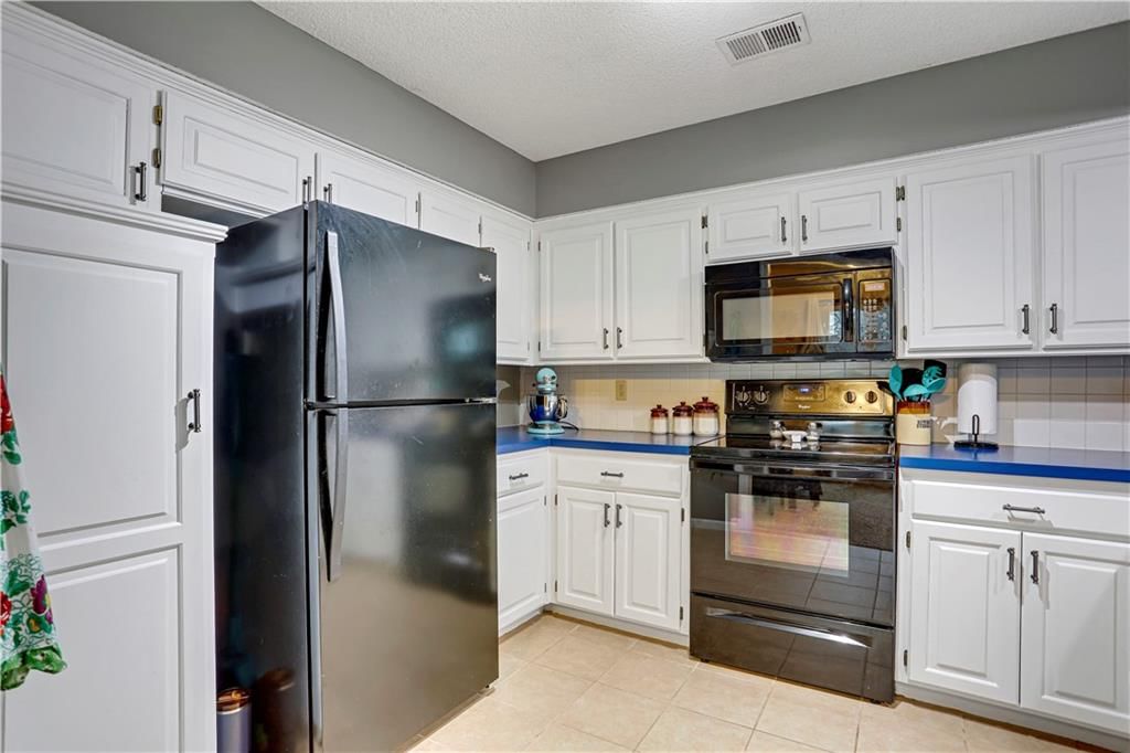 13825 W 58th Terrace — photo 8