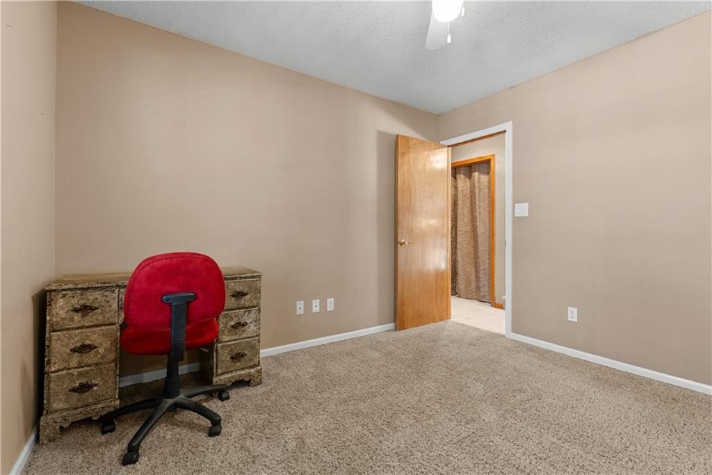 3304 S Cochise Avenue — photo 21