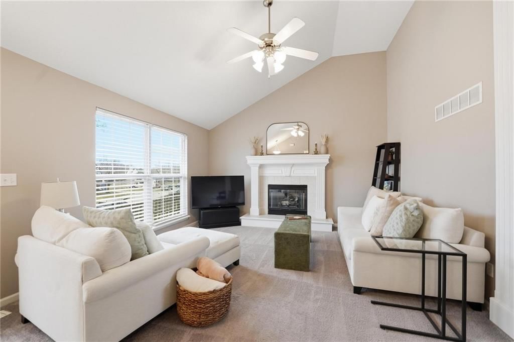 10312 N Cypress Avenue — photo 3