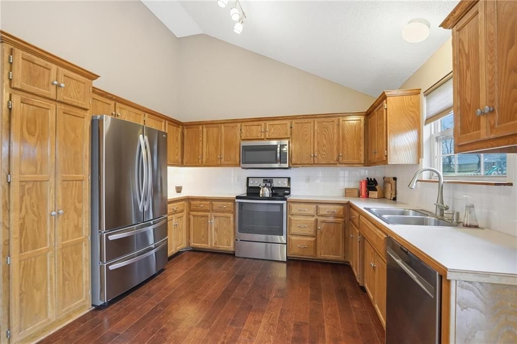 10312 N Cypress Avenue — photo 7