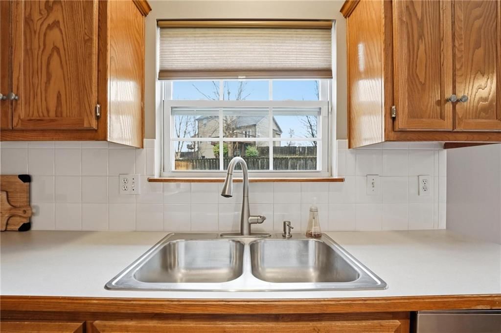 10312 N Cypress Avenue — photo 9