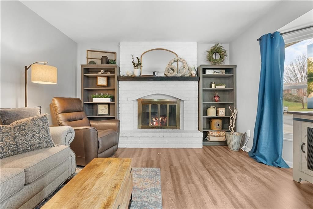 508 NE STONEWALL Drive — photo 5