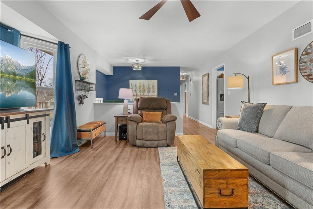 508 NE STONEWALL Drive — photo 7