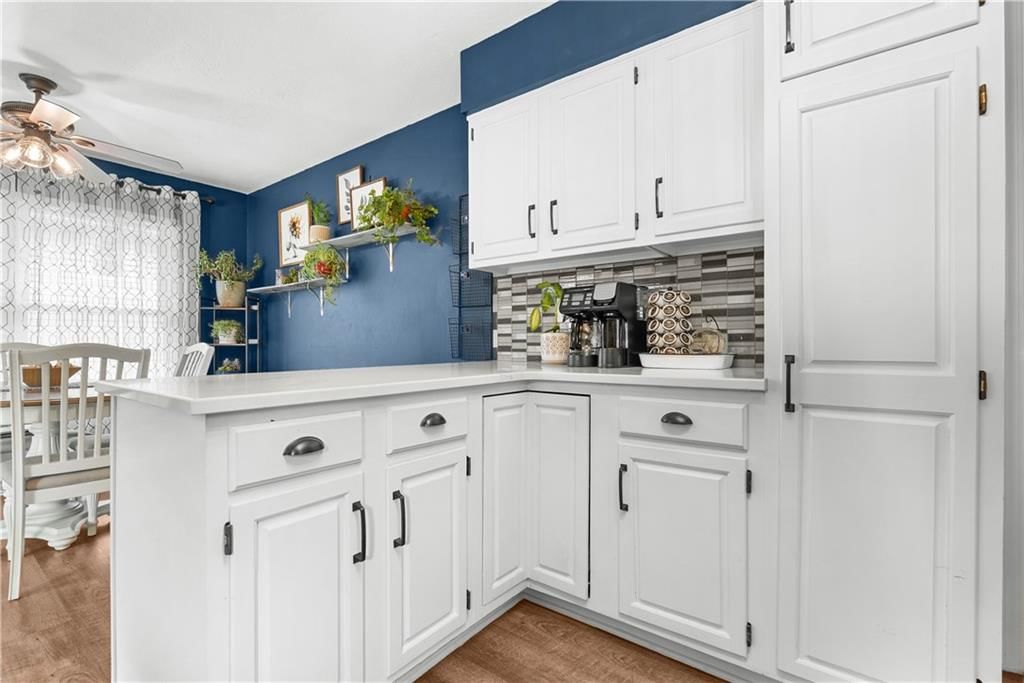 508 NE STONEWALL Drive — photo 10