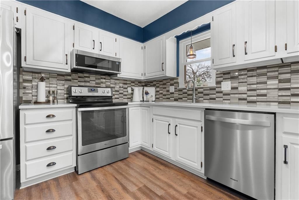 508 NE STONEWALL Drive — photo 12