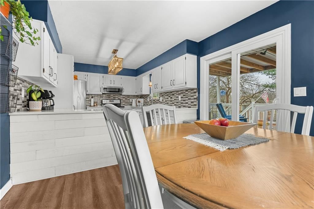 508 NE STONEWALL Drive — photo 15