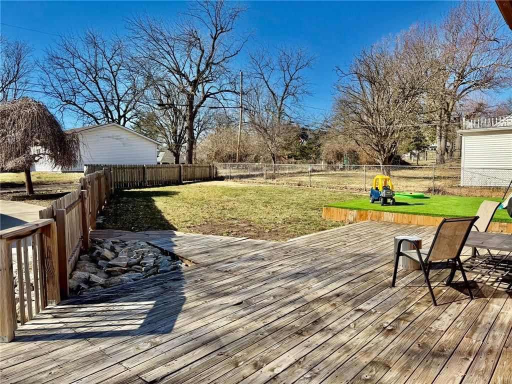 924 W 3rd Street — photo 4