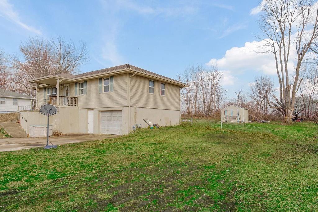 333 Gregory Drive — photo 2