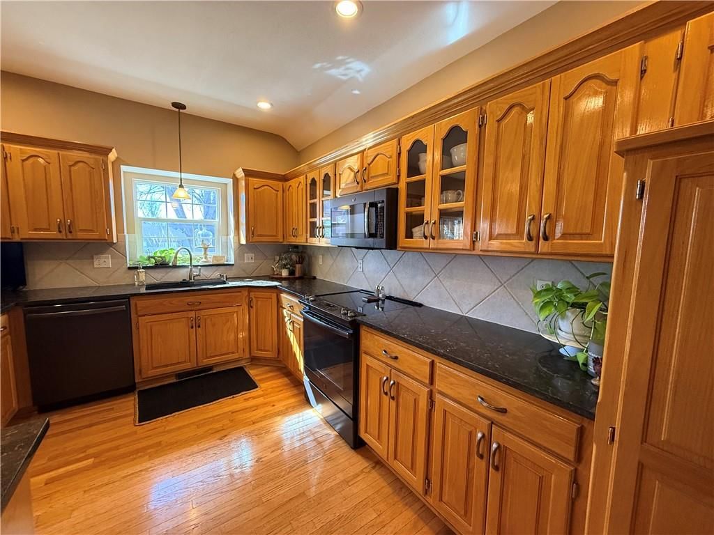 706 Opera House Lane — photo 32