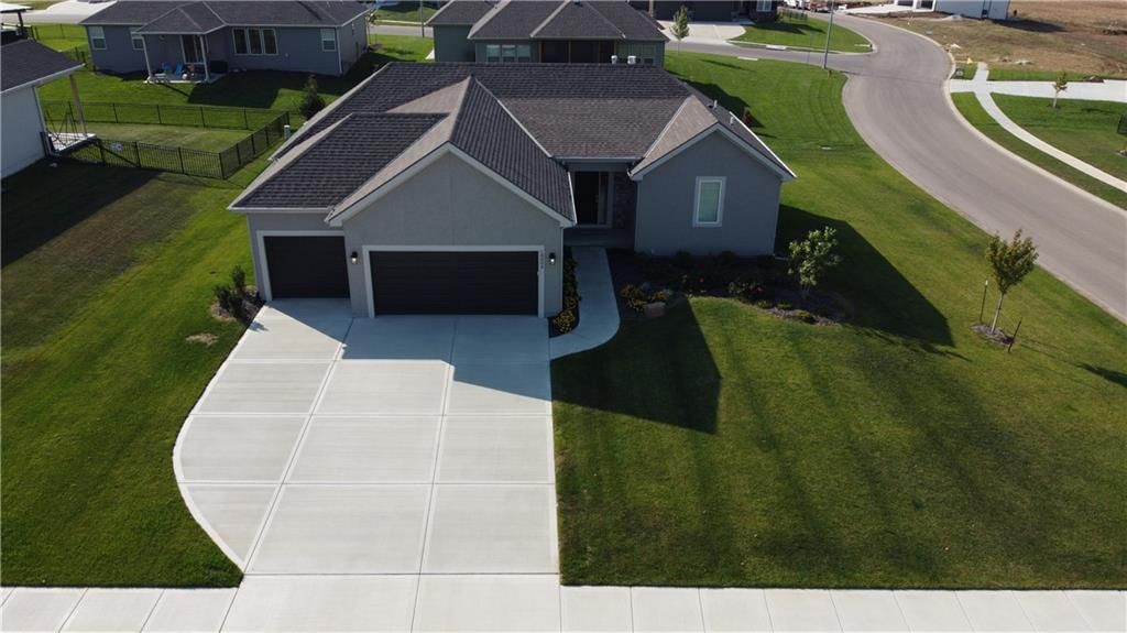 18804 Redbud Lane — photo 2