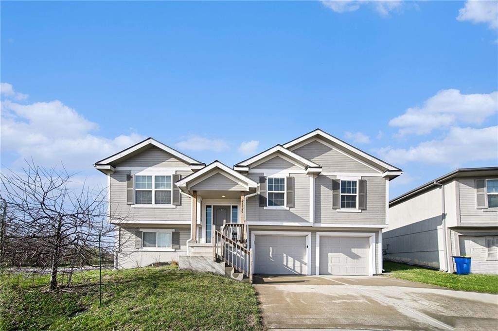 21720 North Ridge, Peculiar, MO