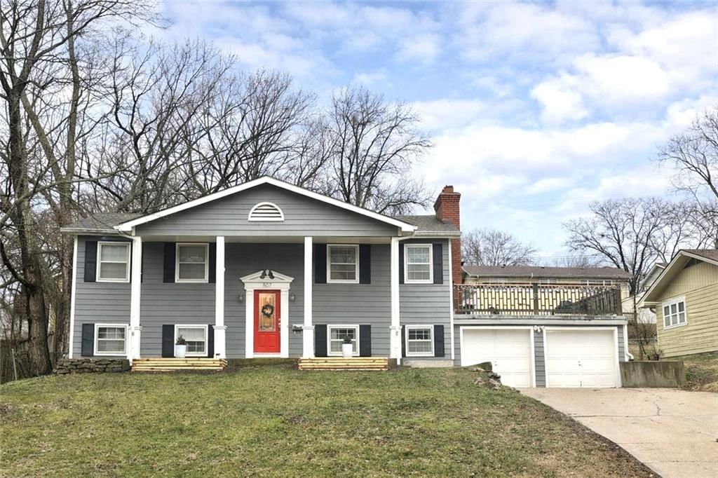 807 Lawrence Avenue — photo 1