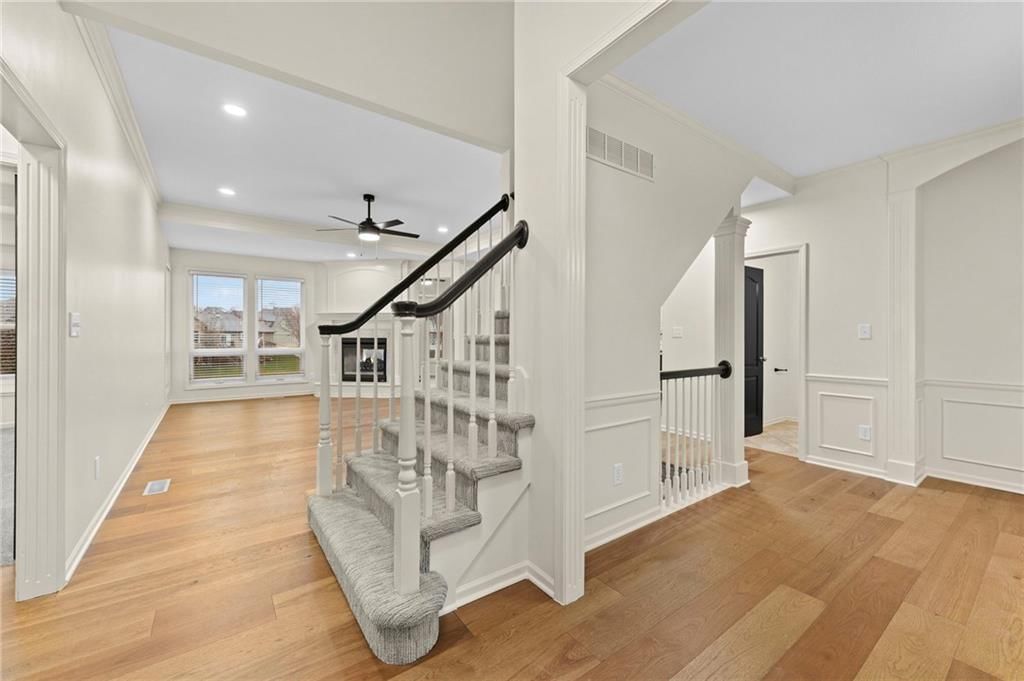 2821 SW Carlton Drive — photo 5